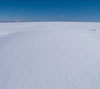 何もなし、あるのは雪原と青空　雪景色（美ヶ原）のスマホ壁紙