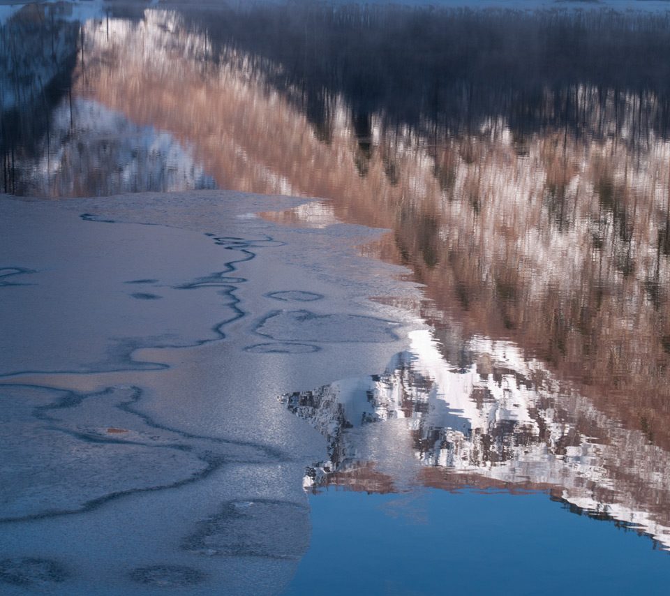 大正池の氷　氷・雪　スマートフォン壁紙