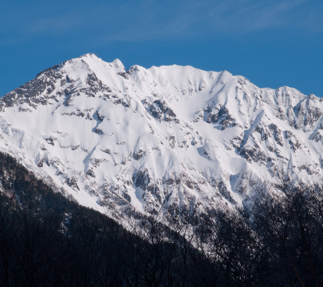 穂高連峰の冬景色　雪景色　スマートフォン壁紙