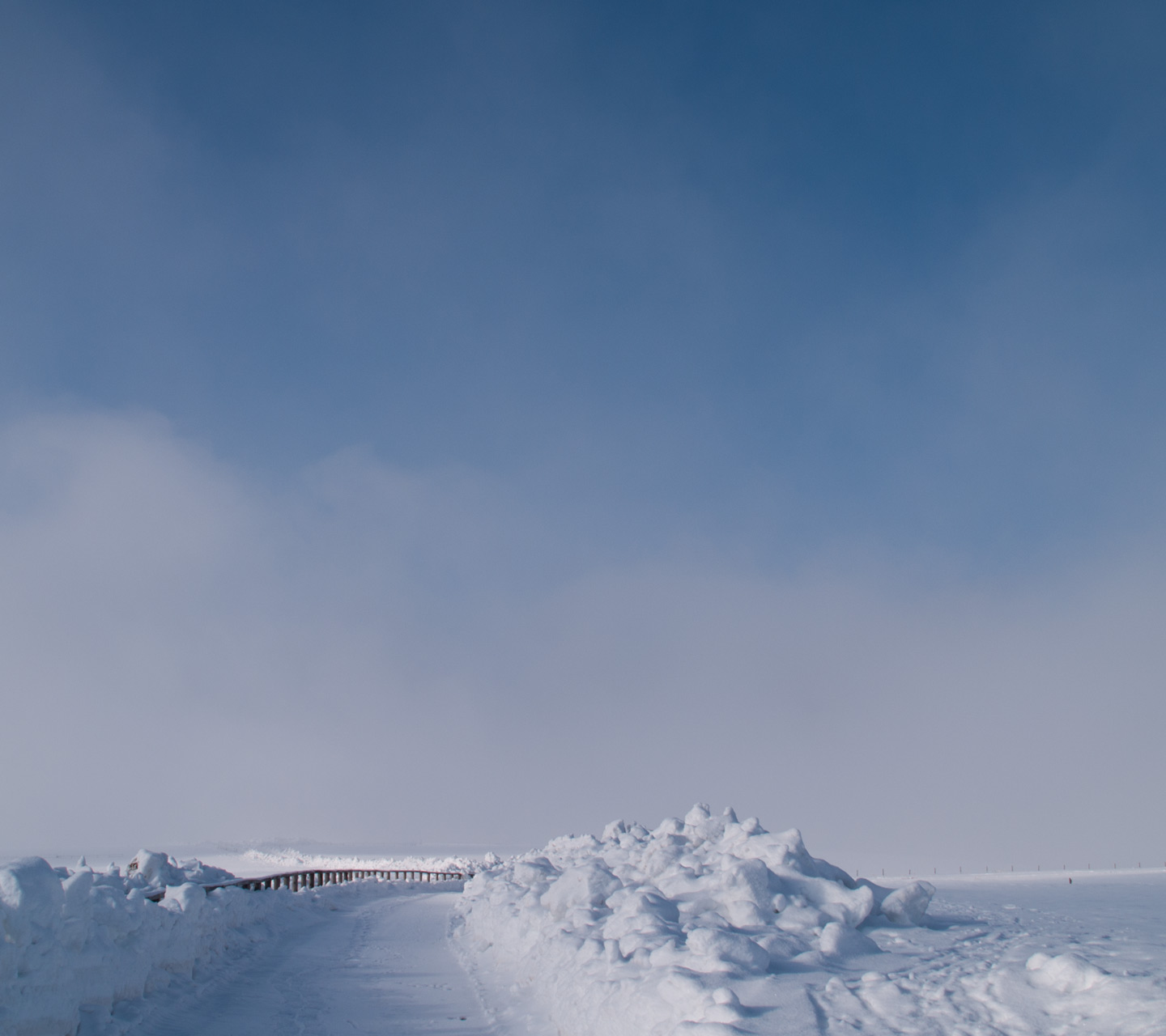 美ヶ原高原　雪原の霧　山の雲・山の霧　スマートフォン壁紙