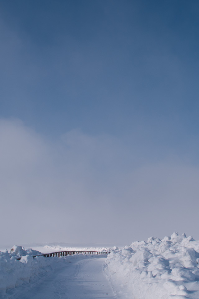 美ヶ原高原　雪原の霧　山の雲・山の霧　スマートフォン壁紙