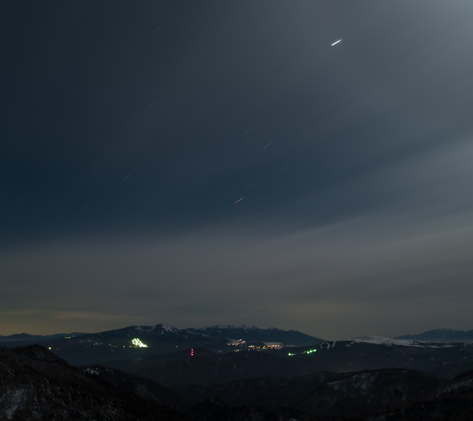 月明かりの八ヶ岳連峰　月夜の景色　スマートフォン壁紙
