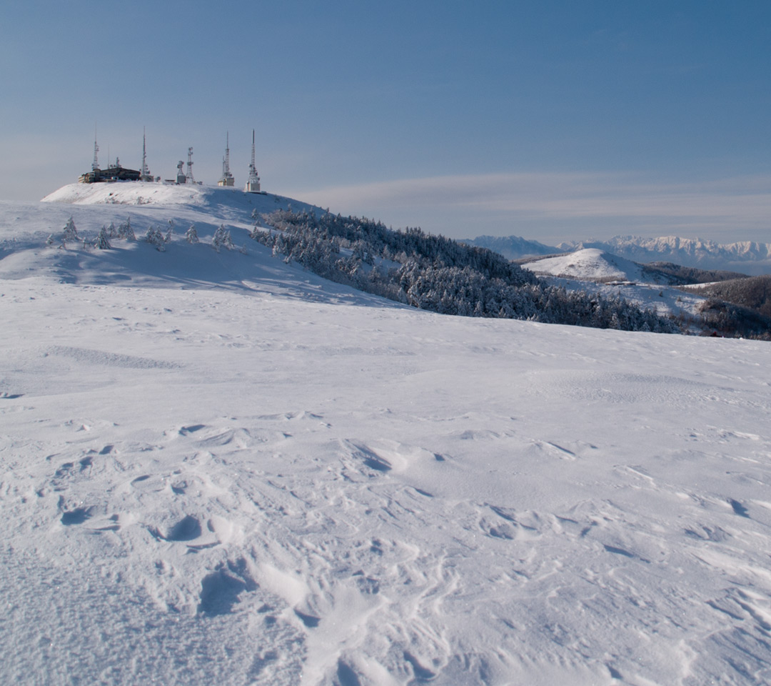 王ヶ頭と北アルプスの景色　雪景色（美ヶ原）　スマートフォン壁紙