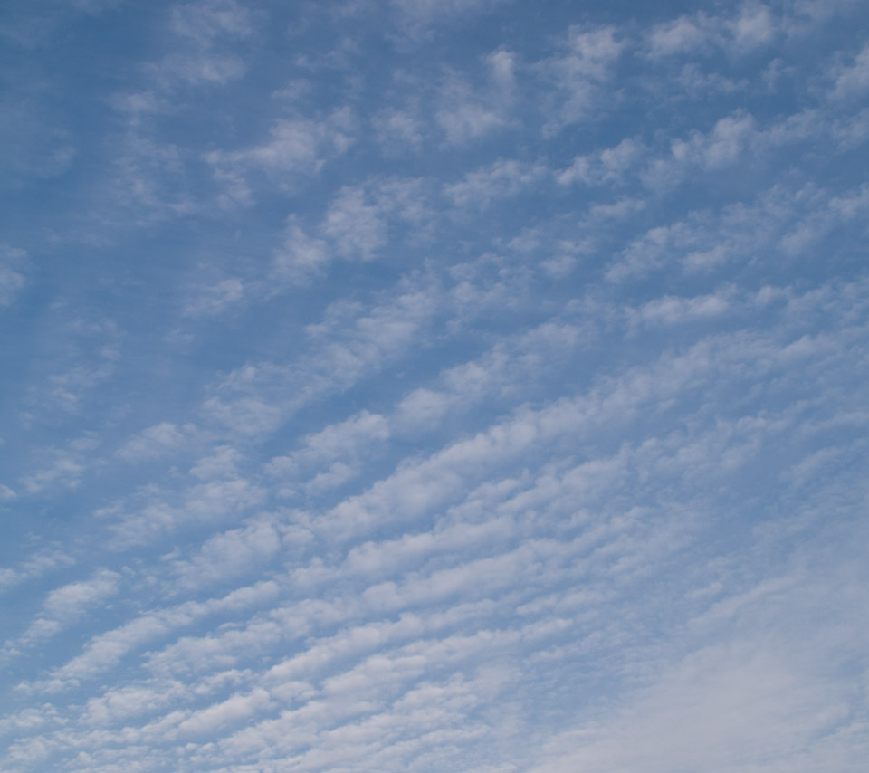 うろこ雲　秋の雲　スマートフォン壁紙