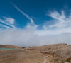 二ノ池を覆いそうな雲　山の雲・霧のスマホ壁紙
