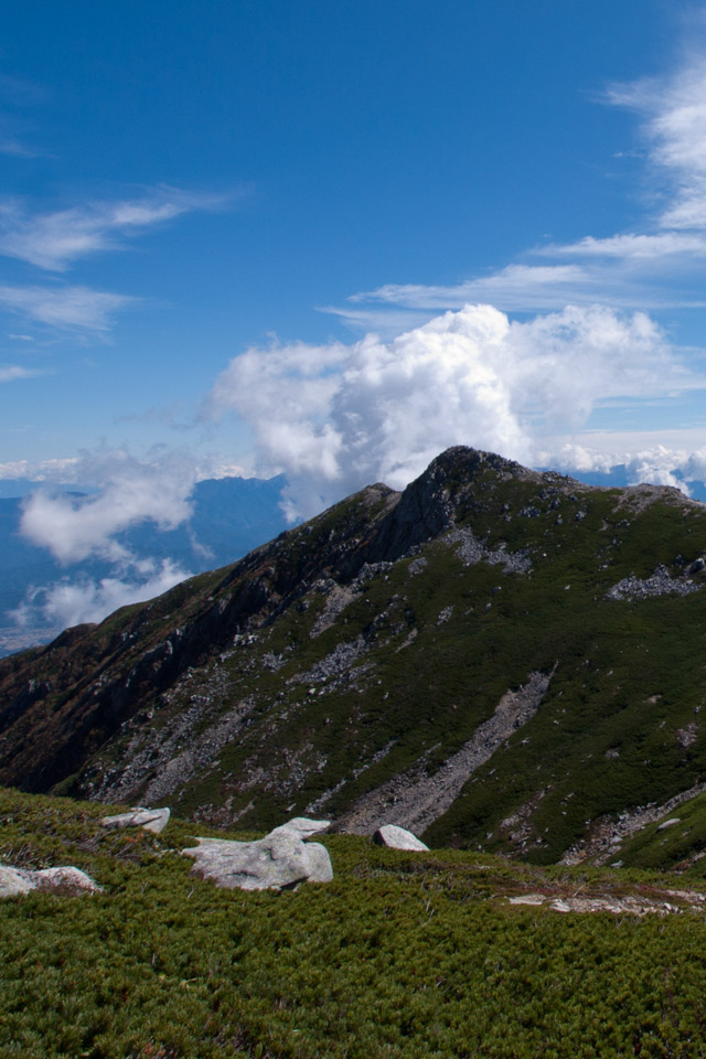 伊那前岳の眺め（中岳より）　山の景色（長野県）　スマートフォン壁紙