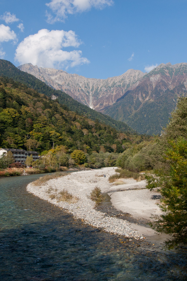 梓川と穂高連峰　高原・湿原　スマートフォン壁紙