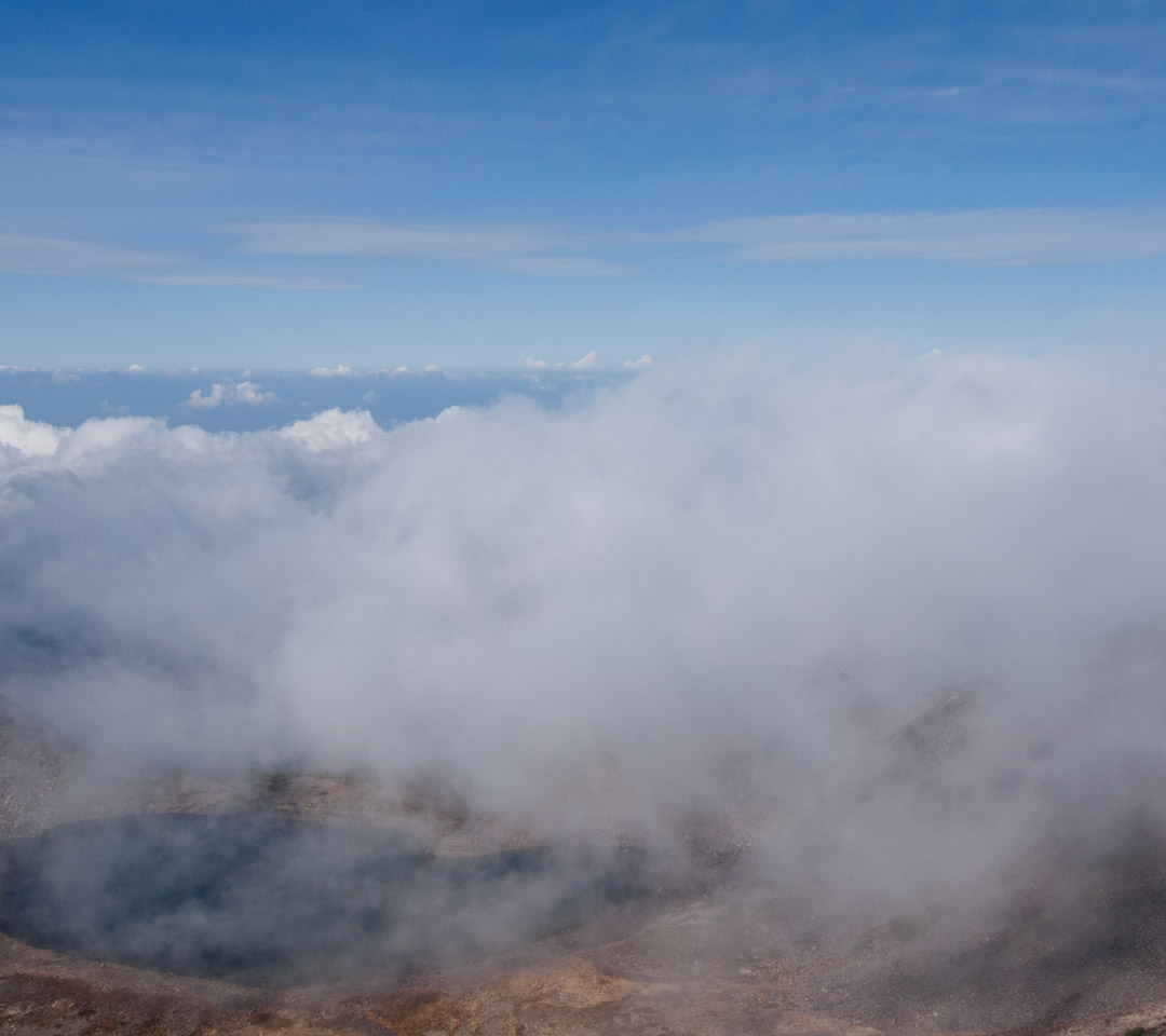 権現池の霧　山の雲・霧　スマートフォン壁紙