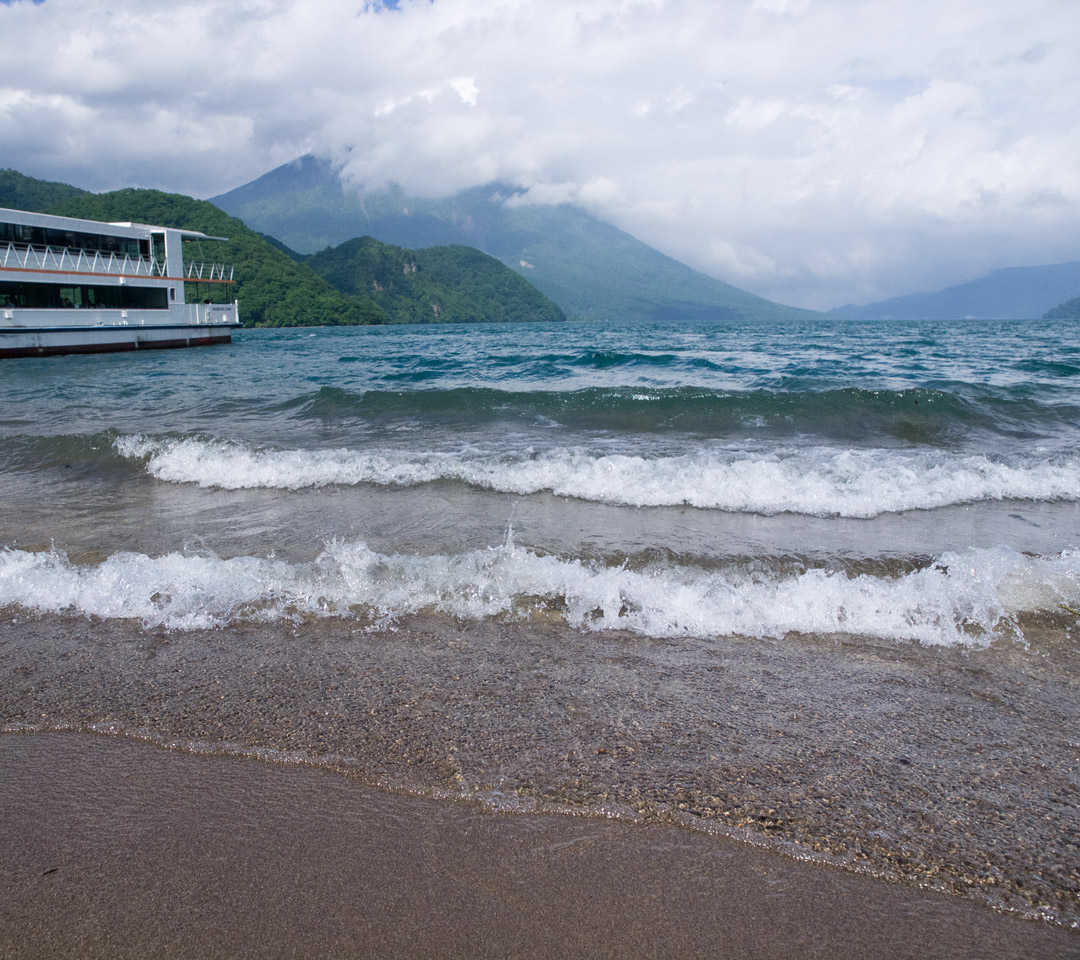 初夏の中禅寺湖　湖・川　スマートフォン壁紙