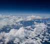 空から見る積乱雲　高度一万メートルのスマートフォン壁紙