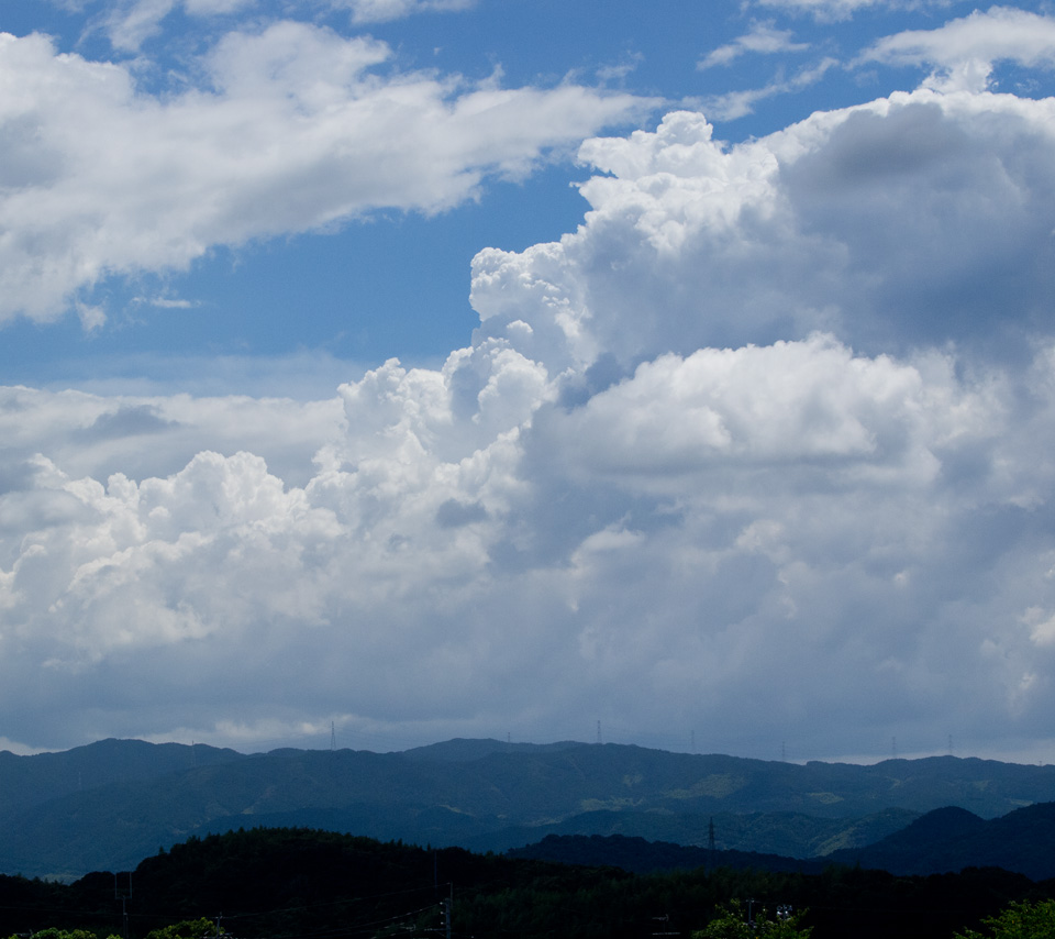 入道雲　夏の風物詩　スマートフォン壁紙