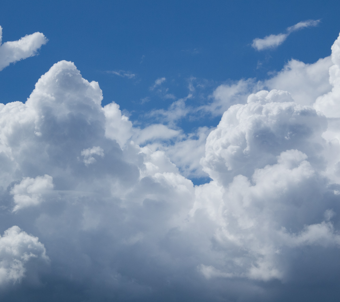 真夏の入道雲　夏の雲　スマートフォン壁紙