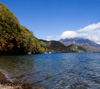 秋の中禅寺湖　湖・川のスマホ待ち受け